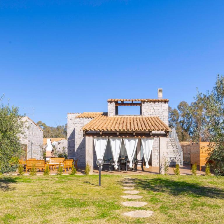 Villa del Moro, FREE WIFI, 300mt from Sinzias' Beach - Casa con 4 camere da letto - 6