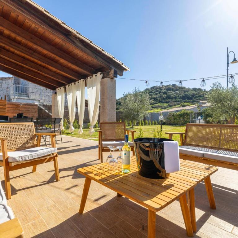 Villa del Moro, FREE WIFI, 300mt from Sinzias' Beach - Casa con 4 camere da letto - 5