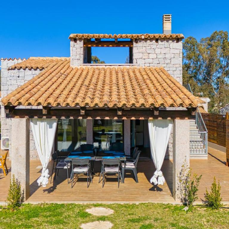 Villa del Moro, FREE WIFI, 300mt from Sinzias' Beach - Casa con 4 camere da letto - 2