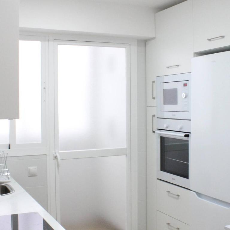 Coqueto y luminoso apartamento de tres dormitorios - Three-Bedroom Apartment - 6