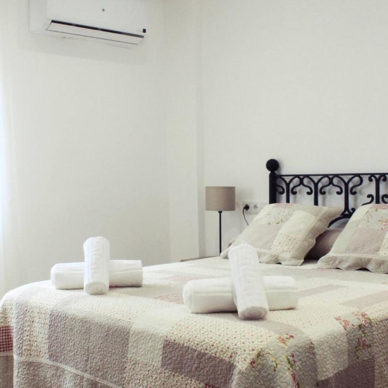 Coqueto y luminoso apartamento de tres dormitorios - Three-Bedroom Apartment - 25