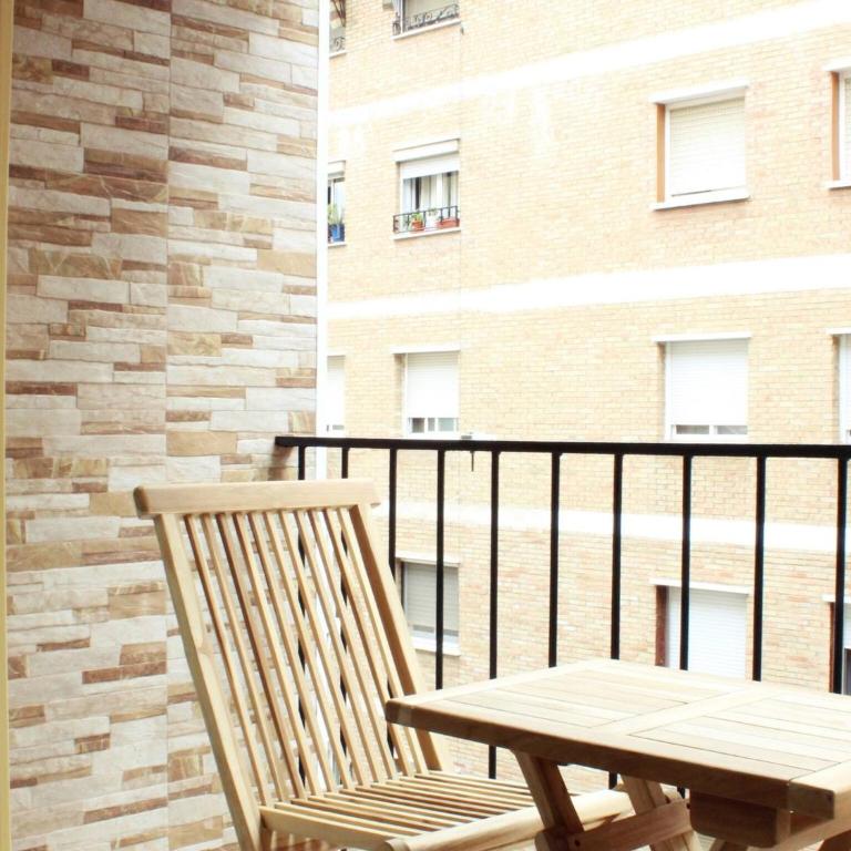 Coqueto y luminoso apartamento de tres dormitorios - Three-Bedroom Apartment - 28