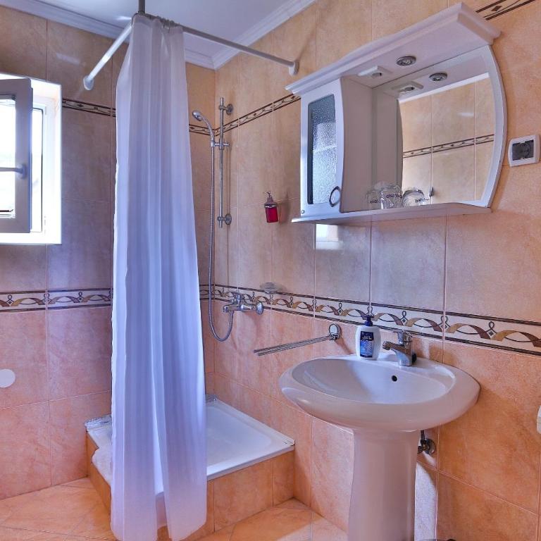 Guest house Mali hotel - Double or Twin Room with Private Bathroom - 7