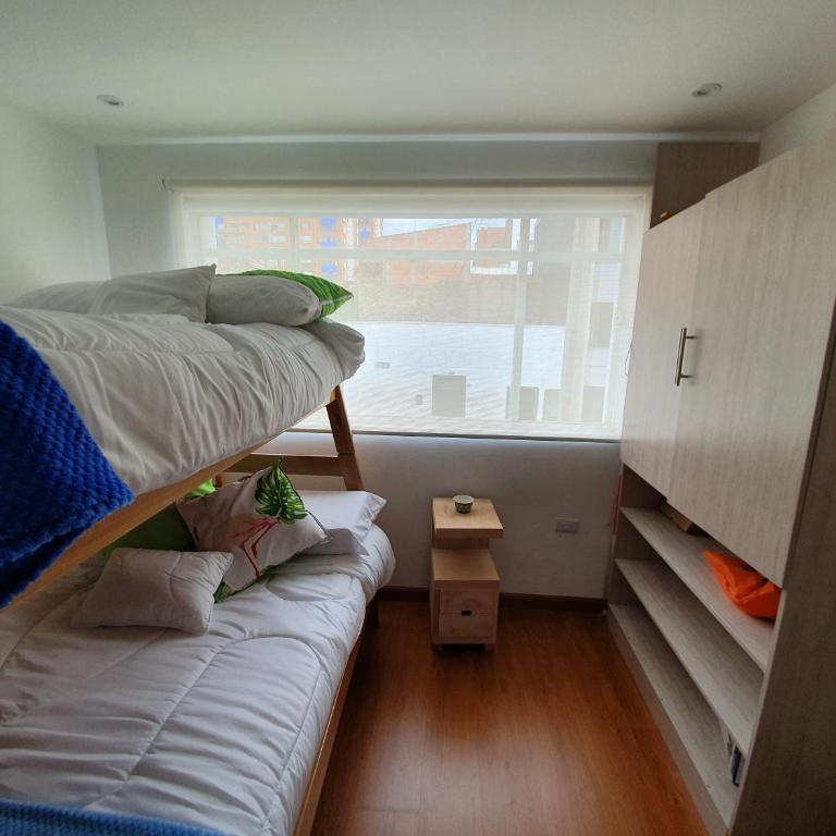 HOMY APARTAMENTOS - Corferias, embassy, airport, G12, UN, Agora - Apartamento de 3 dormitorios - 6