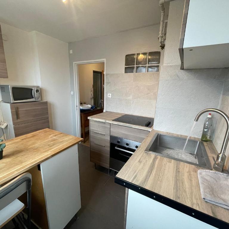 #6 : 2 pièces dernier étage très calme 40m2 - One-Bedroom Apartment - 1