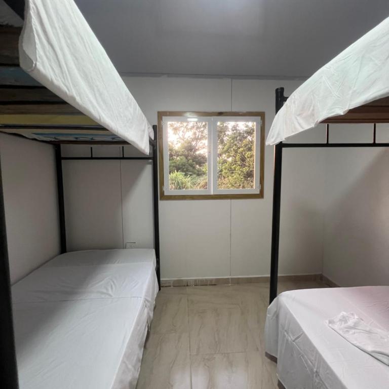 Rockxy HOSTEL BY JR - Habitación Compartida Mixta - 4 camas - 3