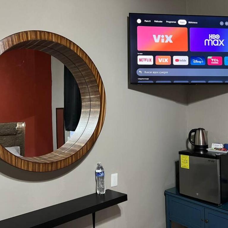 Alojamiento Suite con Aire Acondicionado y Estacionamiento ubicado a 1 cuadra del Parian en Centro Tlaquepaque Privada e Independiente - One-Bedroom Apartment - 35