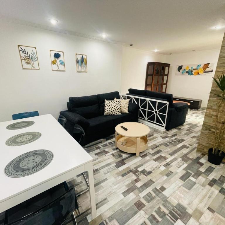 Fabuloso en el corazón de la ciudad y con garaje - Apartamento de 3 dormitorios - 24