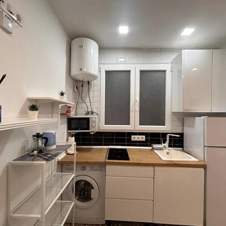 Centrally located flat in Madrid M80.8 - Studio Apartment - 2