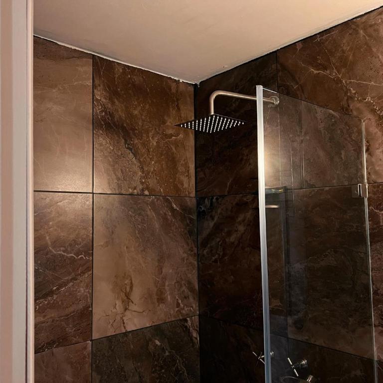 Alojamiento Suite con Aire Acondicionado y Estacionamiento ubicado a 1 cuadra del Parian en Centro Tlaquepaque Privada e Independiente - One-Bedroom Apartment - 20