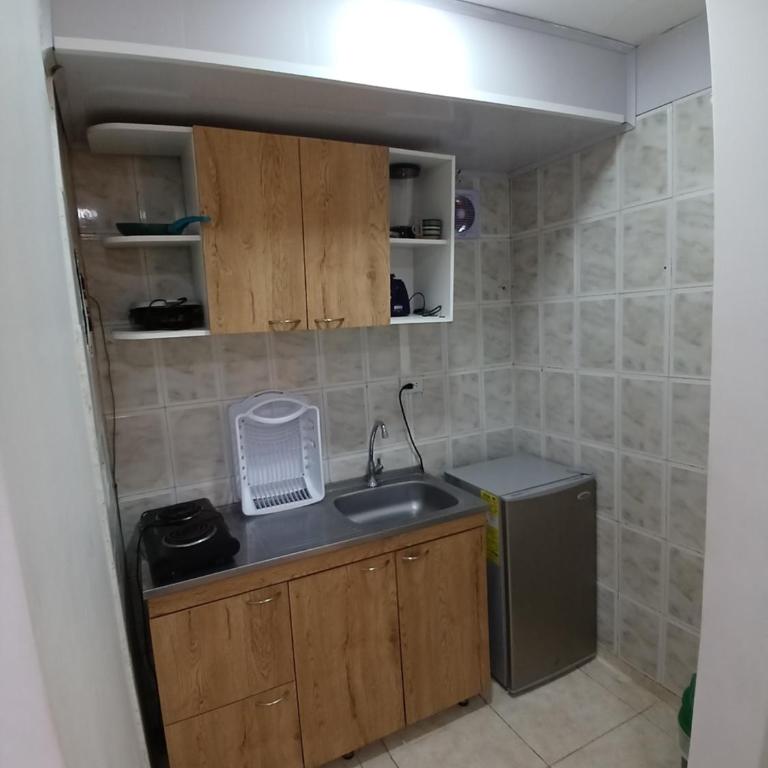 Confortable y Central Habitacion cerca a la Playa Spratt Bight y Malecon - Habitación Doble con baño privado - 4