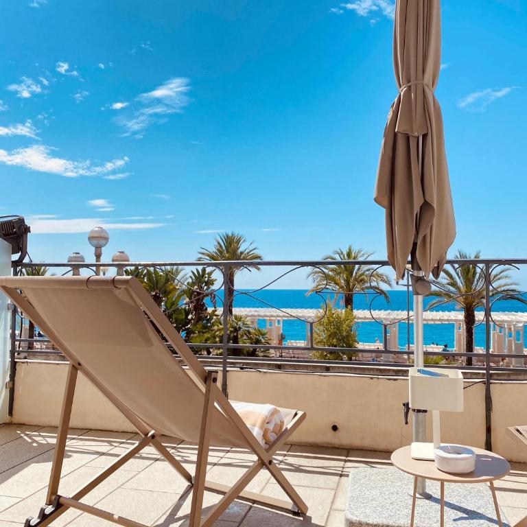Hôtel Le Royal Promenade des Anglais - Chambre Double avec Terrasse - Vue sur Mer - 2