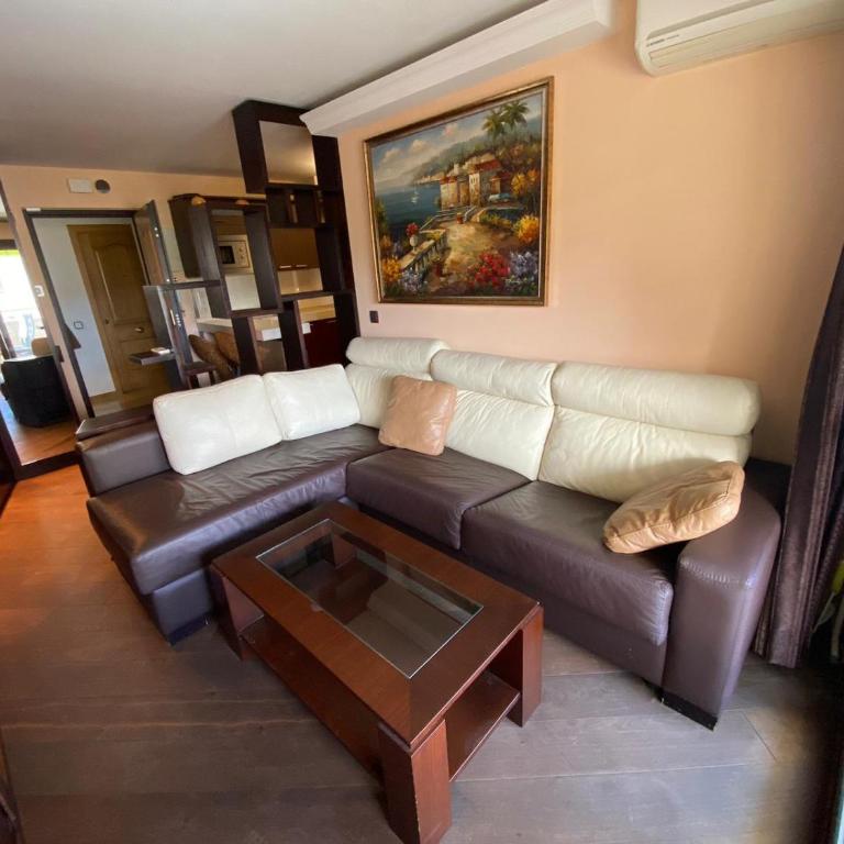 Luxury Suite Salou - Two-Bedroom Apartment - 9