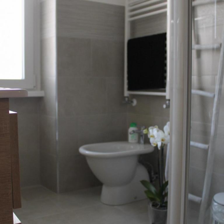 Villa Bonelli Dreams in Rome - Camera Tripla con Bagno Privato - 7