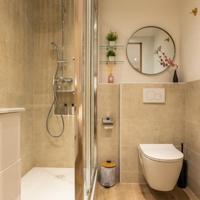 Upscale 3-room apartment 300m from the beaches - Apartamento - 12