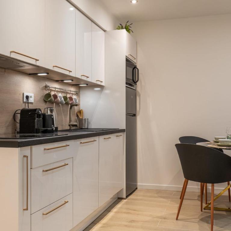 Upscale 3-room apartment 300m from the beaches - Apartamento - 4