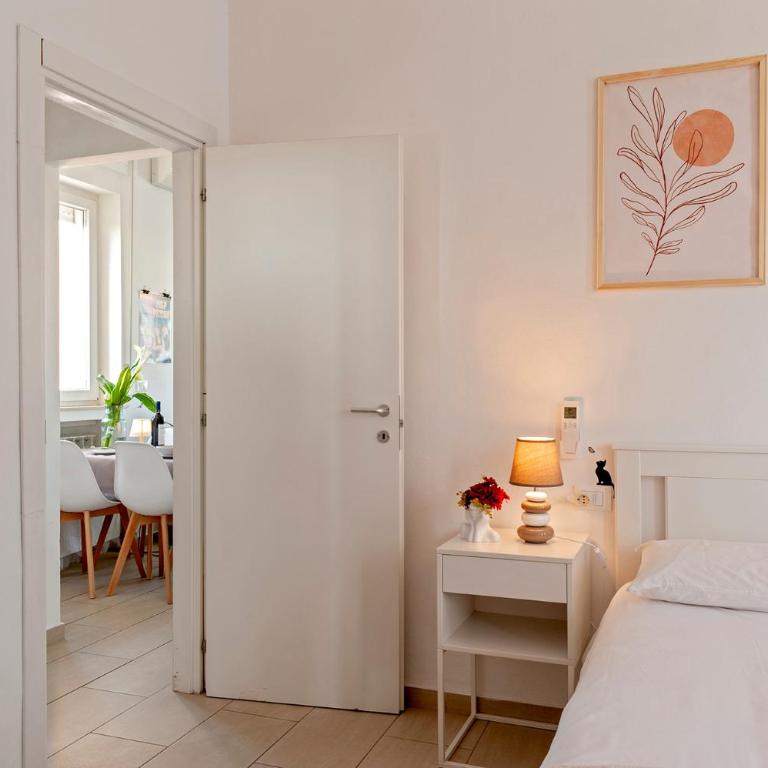 Suite Attico in Centro - Parcheggio Gratuito - Apartment with Balcony - 9
