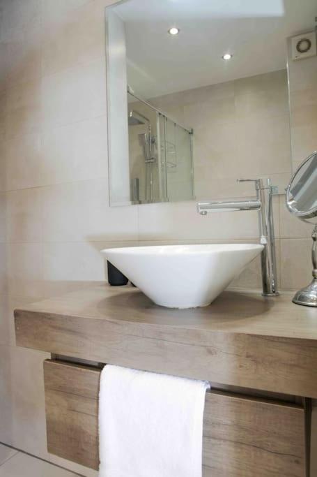 Stylish 2 Bedroom Apartment Next to LaMerced Plaza - Apartamento de 2 dormitorios - 12