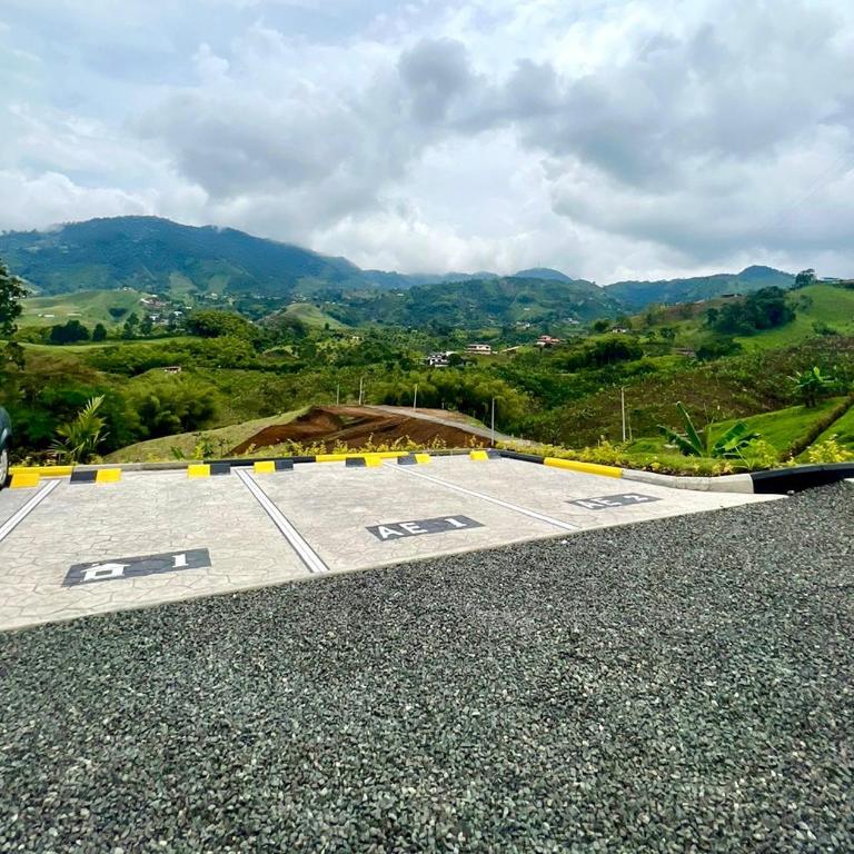 MODERNA CASA LUXURY CAMPESTRE EN PEREIRA. - Casa de 3 dormitorios - 4