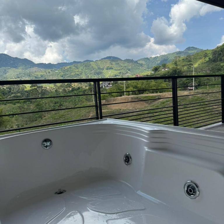 MODERNA CASA LUXURY CAMPESTRE EN PEREIRA. - Casa de 3 dormitorios - 9