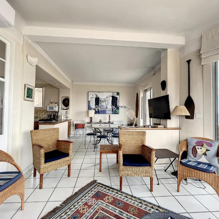 Appartement F4 Carnon avec terrasse, parking, climatisation, wifi, accès plage - FR-1-715-92 - Appartement - 4
