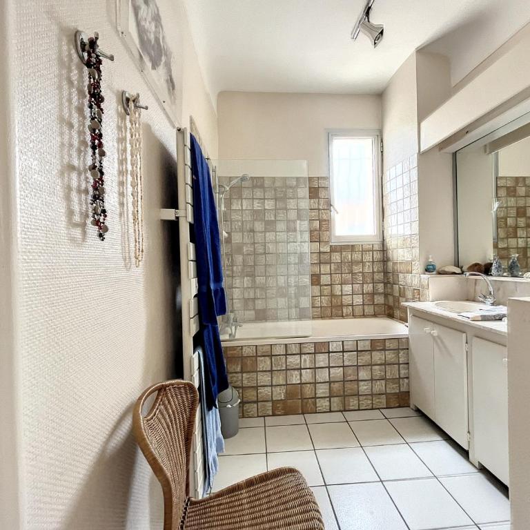 Appartement F4 Carnon avec terrasse, parking, climatisation, wifi, accès plage - FR-1-715-92 - Appartement - 9