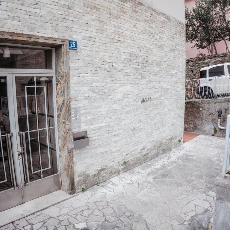 [5min Stazione Centrale] Appartamento Con Terrazza - Appartamento con 1 Camera da Letto - 24