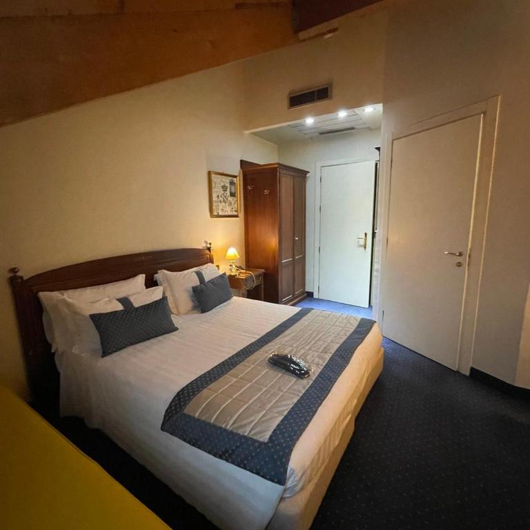 Hotel Villa Savoia - Classic Triple Room - 3