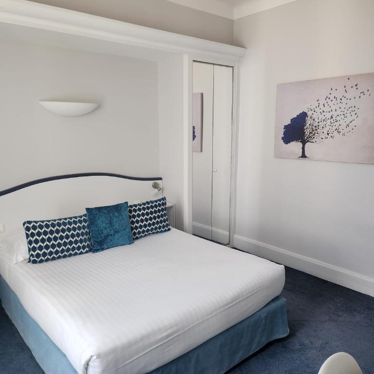 Hôtel Les Nations The Originals Boutique VICHY - Chambre Double Classique - 8