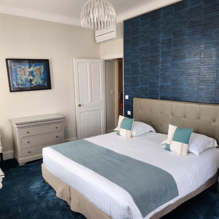 Hôtel Les Nations The Originals Boutique VICHY - Chambre Double Supérieure - 9