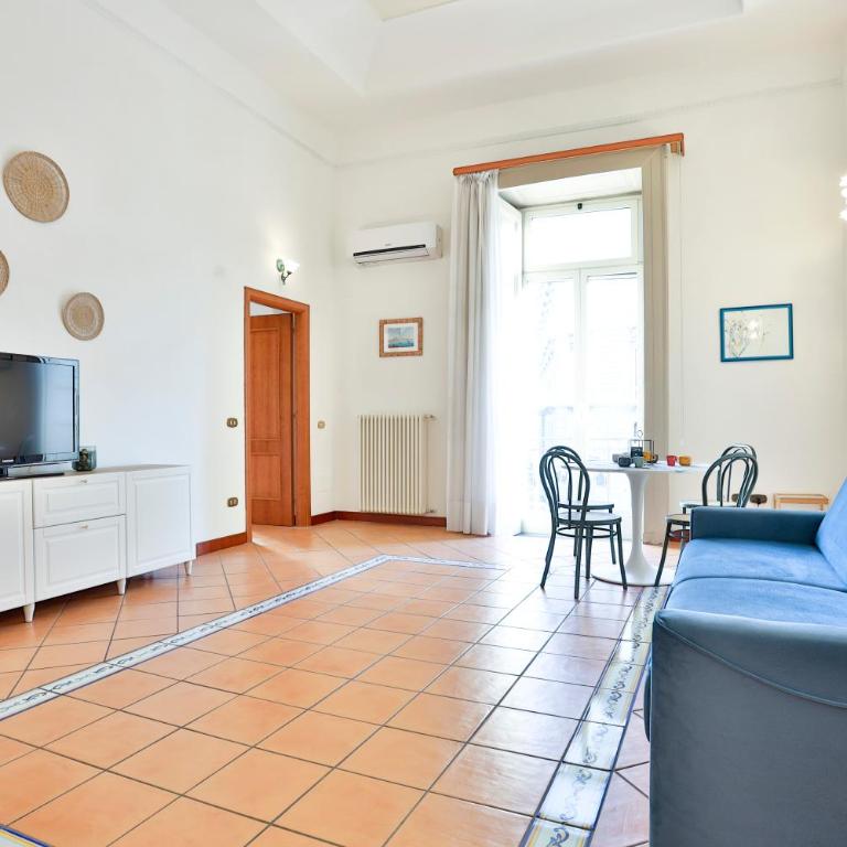 GuestHost - Chiaia Sea View Gem - One-Bedroom Apartment - 6
