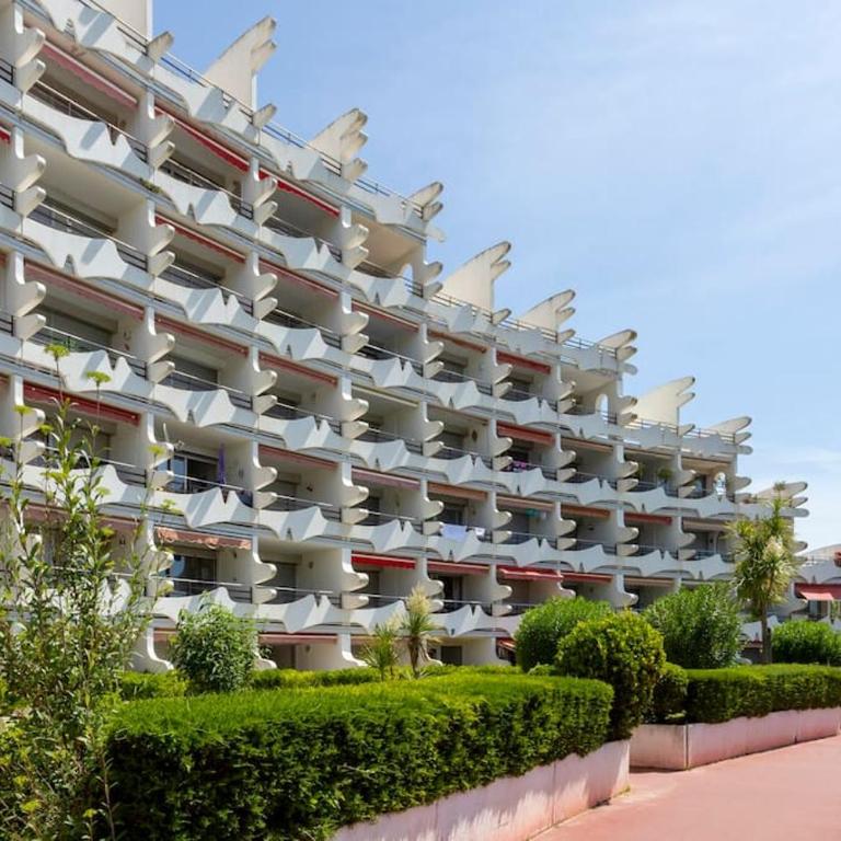 Chez Olivier - Magnifique studio avec piscine, vue sur la mer et parking - One-Bedroom Apartment - 14