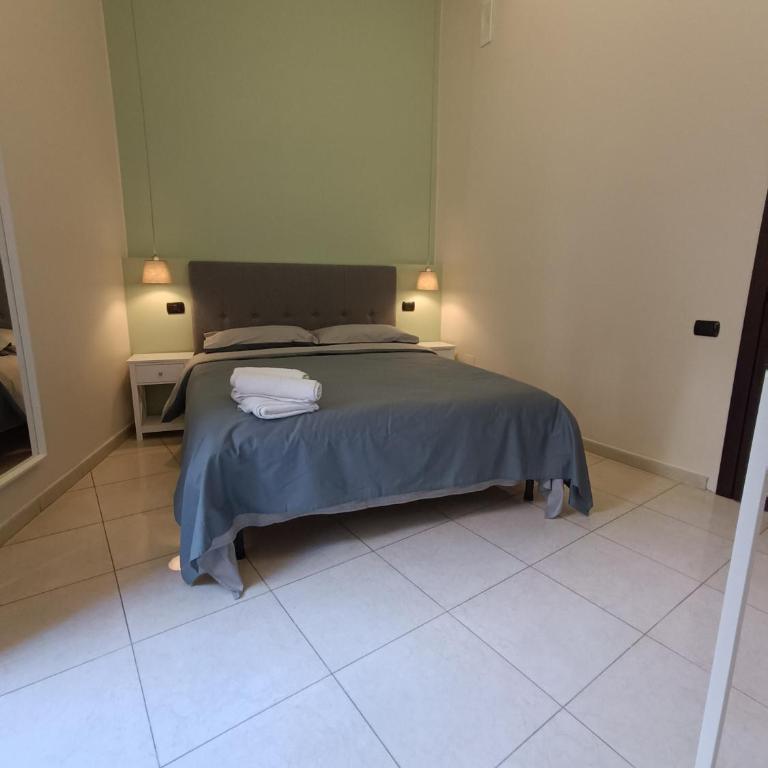 Residenza GeRi - Suite and Home Napoli Centro - Camera Matrimoniale Deluxe con Balcone - 24