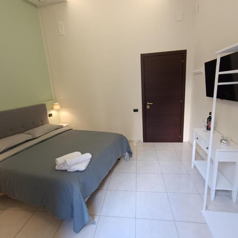 Residenza GeRi - Suite and Home Napoli Centro - Camera Matrimoniale Deluxe con Balcone - 37