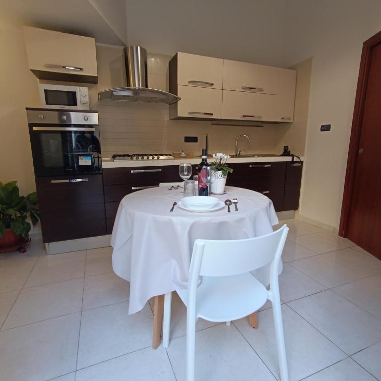 Residenza GeRi - Suite and Home Napoli Centro - Camera Matrimoniale Deluxe con Balcone - 42