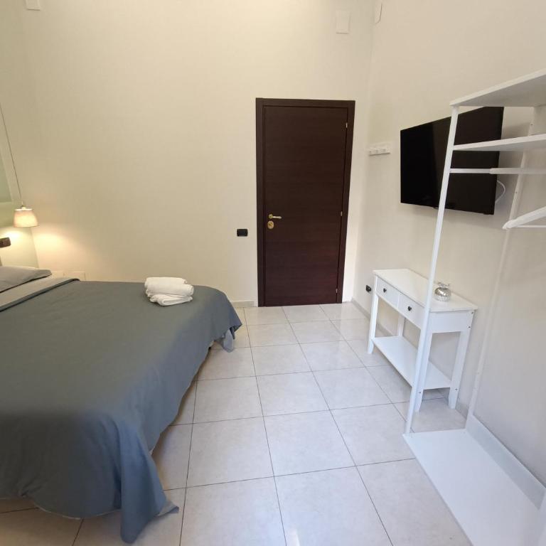 Residenza GeRi - Suite and Home Napoli Centro - Camera Matrimoniale Deluxe con Balcone - 43