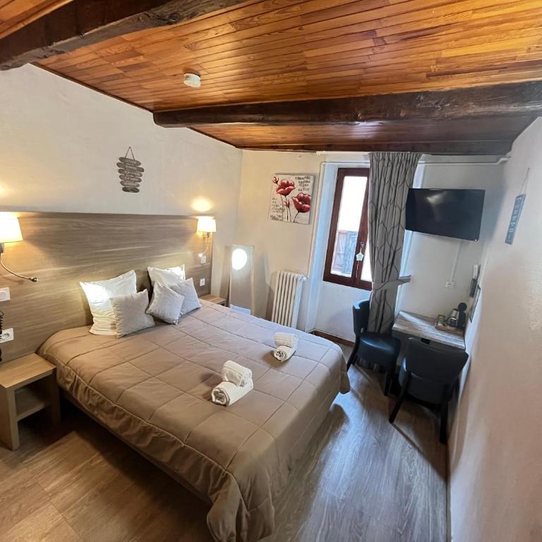 Hôtel Du Cheval Blanc Barcelonnette - Habitación Doble Estándar - 1