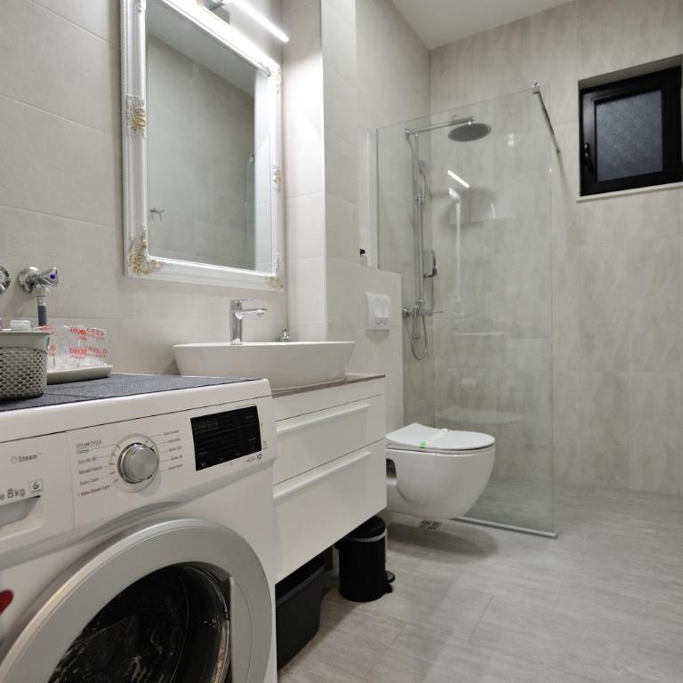 Solaris Apartments - free parking - Apartment with Balcony - 9