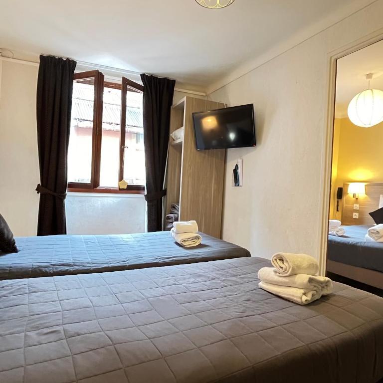 Hôtel Du Cheval Blanc Barcelonnette - Habitación Familiar - 4