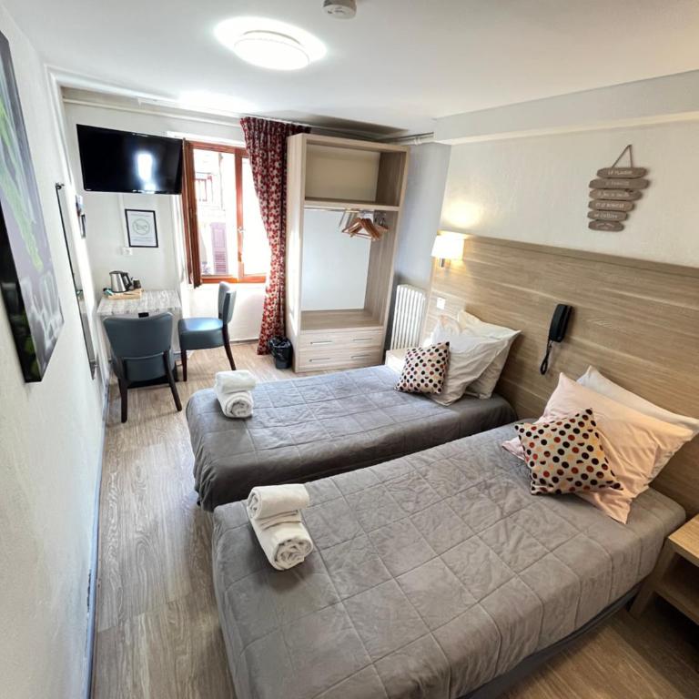 Hôtel Du Cheval Blanc Barcelonnette - Habitación Doble Pequeña - 2 camas - 7