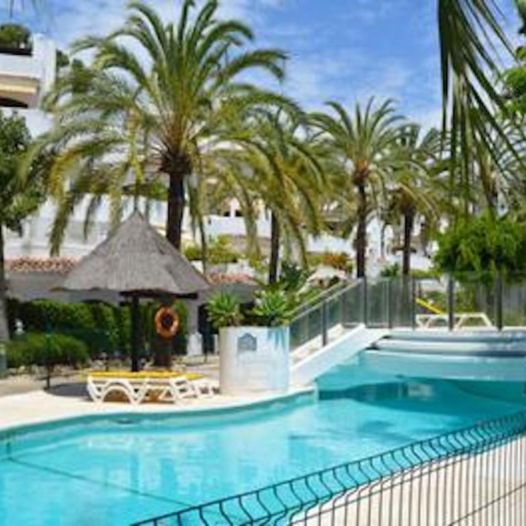 Modern Penthouse Frontline Urbanisation - Apartamento - 4