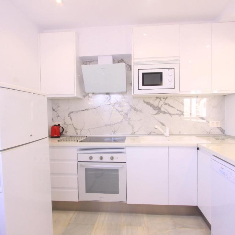 Modern Penthouse Frontline Urbanisation - Apartamento - 24
