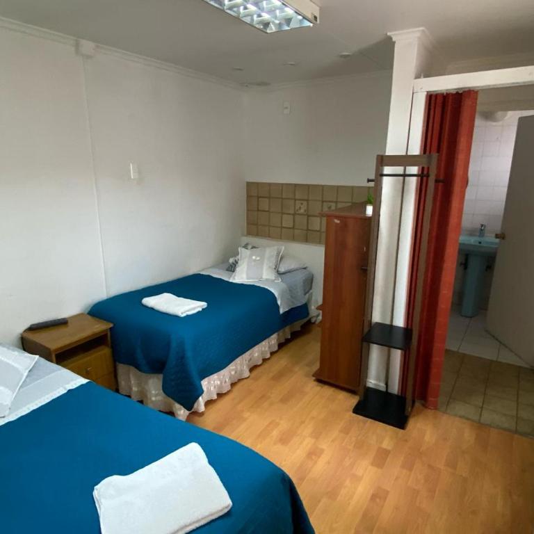 Karol Hostal - Habitación Compartida Mixta - 4 camas - 1