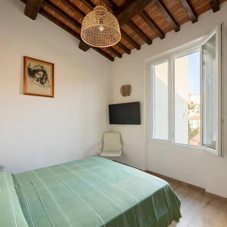 Keys of Italy - Maytreya - Albero 2 - Train station two bedroom flat 2nd floor - Appartamento con 2 Camere da Letto - 2