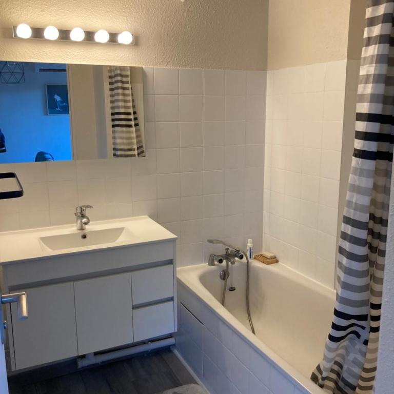 Appt T2 Sept Deniers avec clim - Appartement 1 Chambre - 4