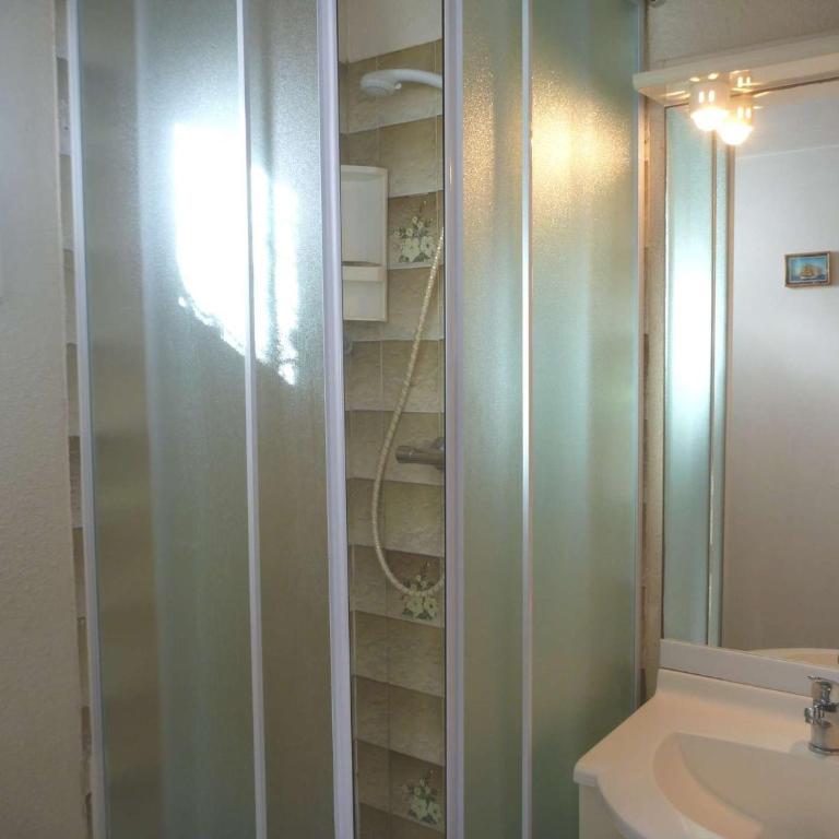 Charmante maison proche plage avec parking privé et terrasse - FR-1-387-84 - Appartamento - 6