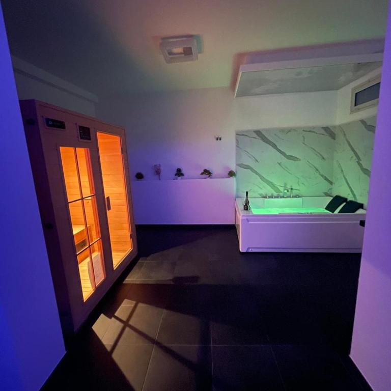 Broken column - Deluxe Room - 2