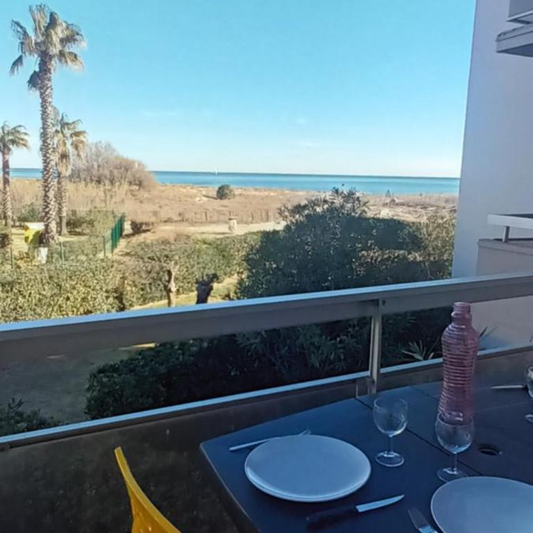 Capitelles : Studio vue mer en residence avec Piscine - Apartamento Estudio con vistas al mar - 8
