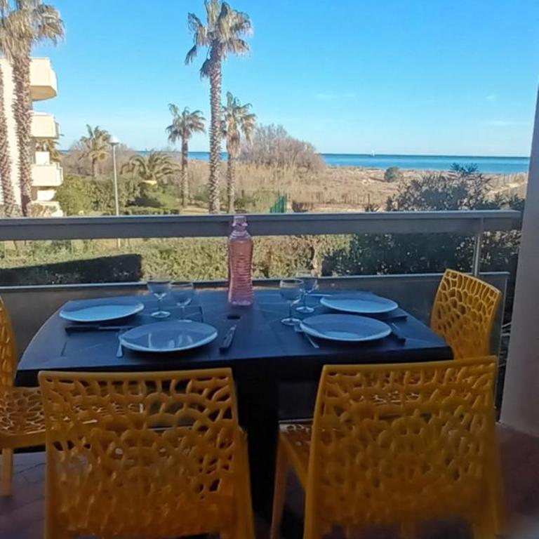 Capitelles : Studio vue mer en residence avec Piscine - Apartamento Estudio con vistas al mar - 1