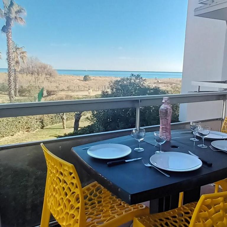 Capitelles : Studio vue mer en residence avec Piscine - Apartamento Estudio con vistas al mar - 11